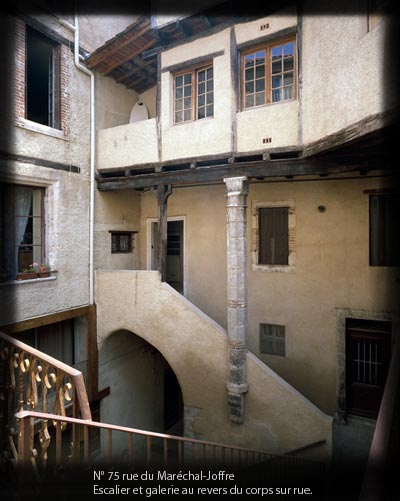 escaliers anciens Cahors Lot